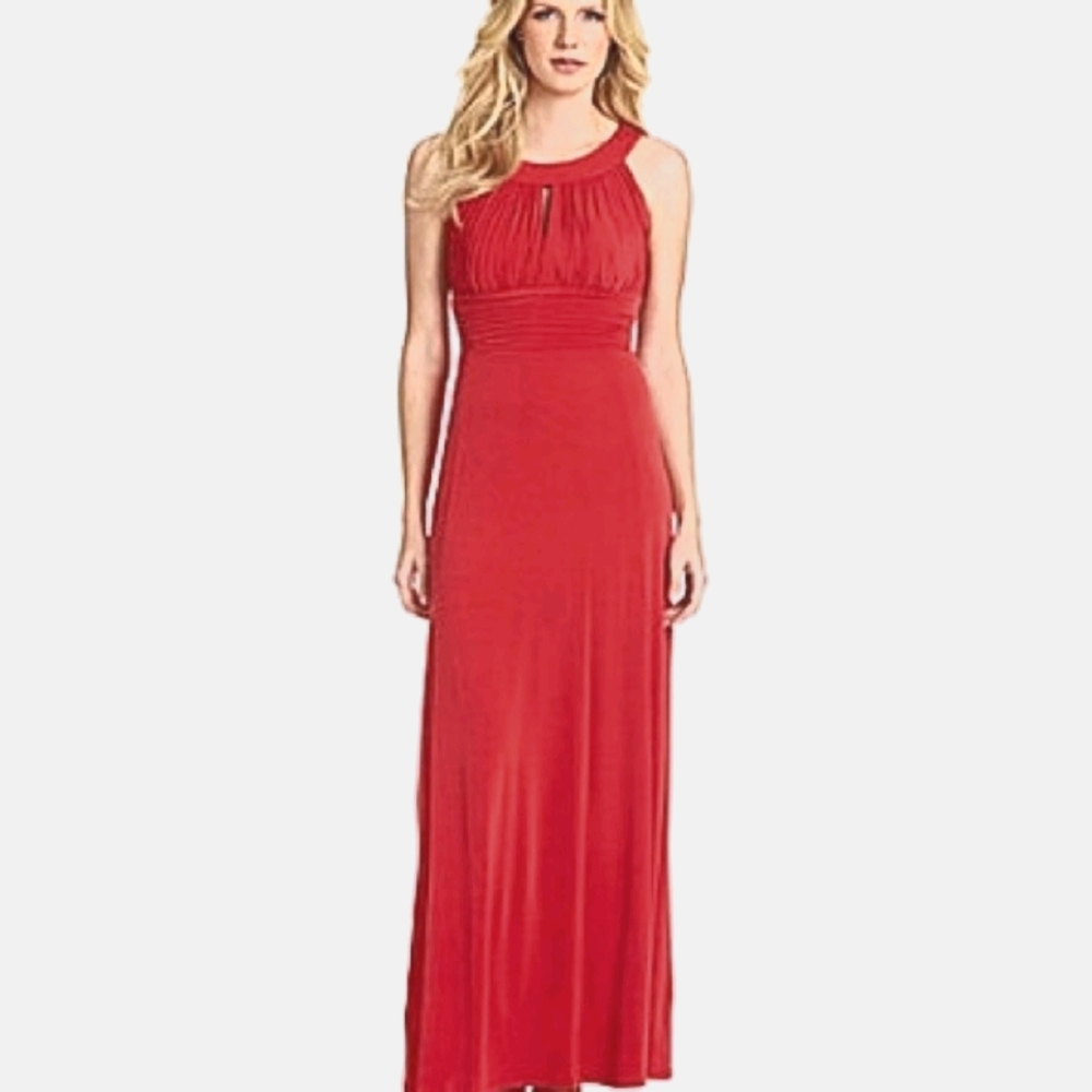 Sangria Keyhole Maxi Dress in Red